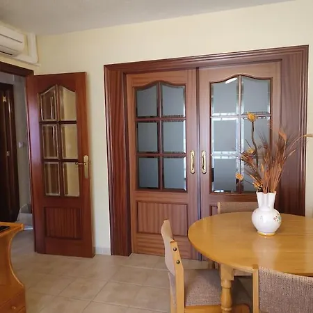50meters 2 Bedrooms L Ug Parking L Ac L Wifi