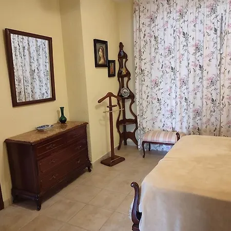 50meters 2 Bedrooms L Ug Parking L Ac L Wifi